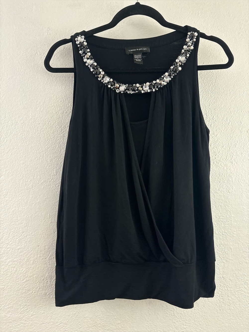 Cable & Gauge draped crossover front keyhole neckline adorned with rhinestones L - Picture 3 of 6